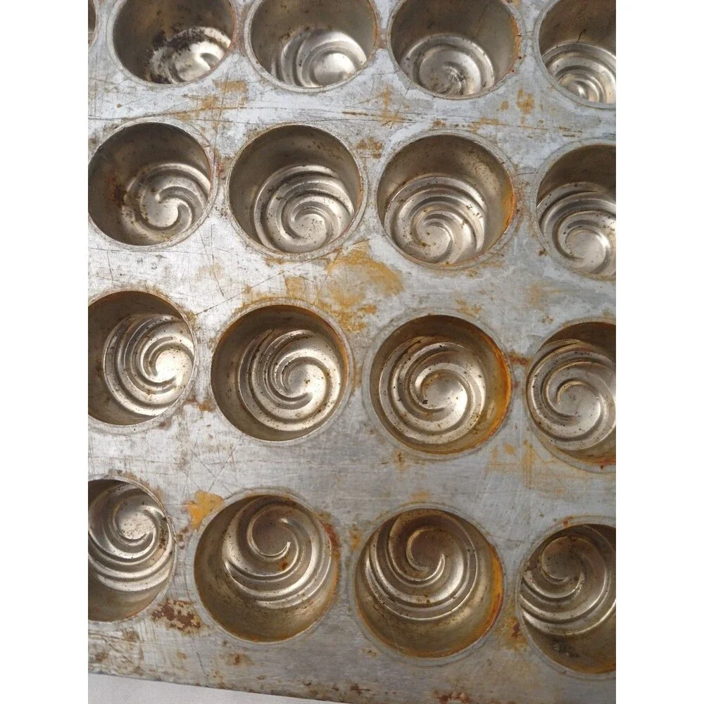 Vintage Industrial Metal Candy/Chocolate Mold Swirl Top 72